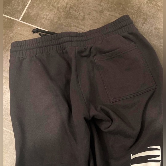 Small north face sweatpants with north face written up the leg - Picture 3 of 4